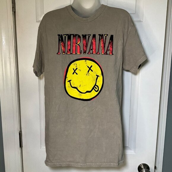 Nirvana Smiley Face Band T-Shirt  Medium  100% Cotton licensed top distressed - Picture 1 of 6